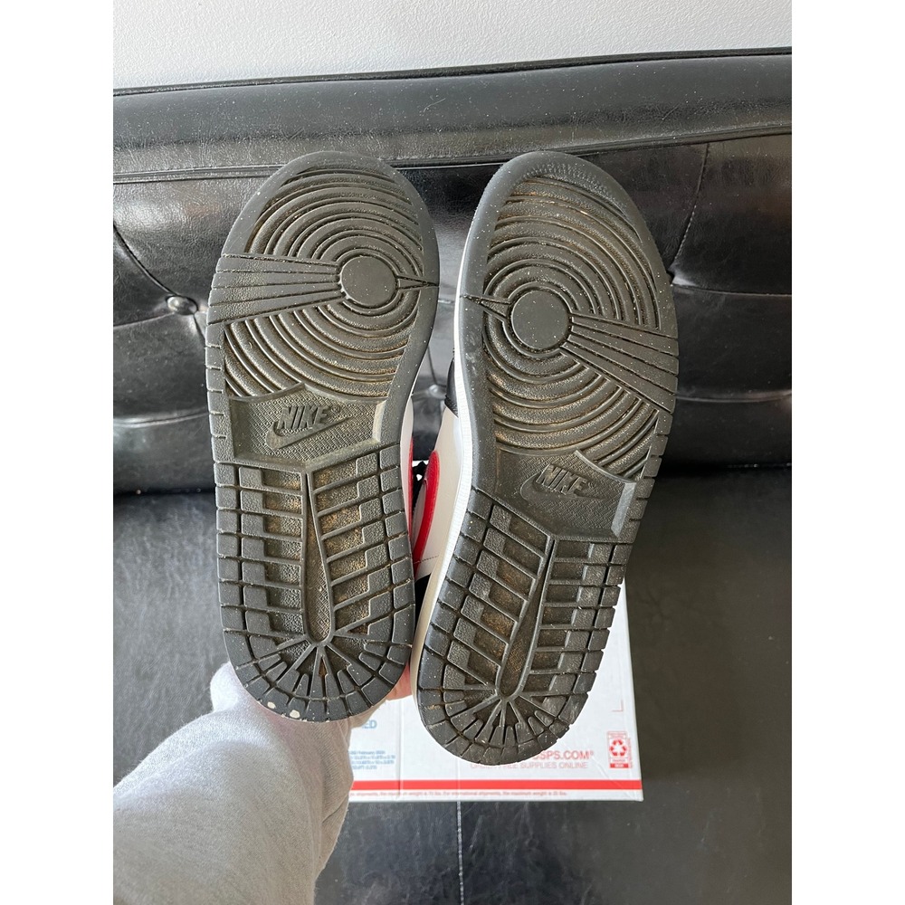 Nike Air Jordan 1 Mid Bred Toe - Picture 6 of 7